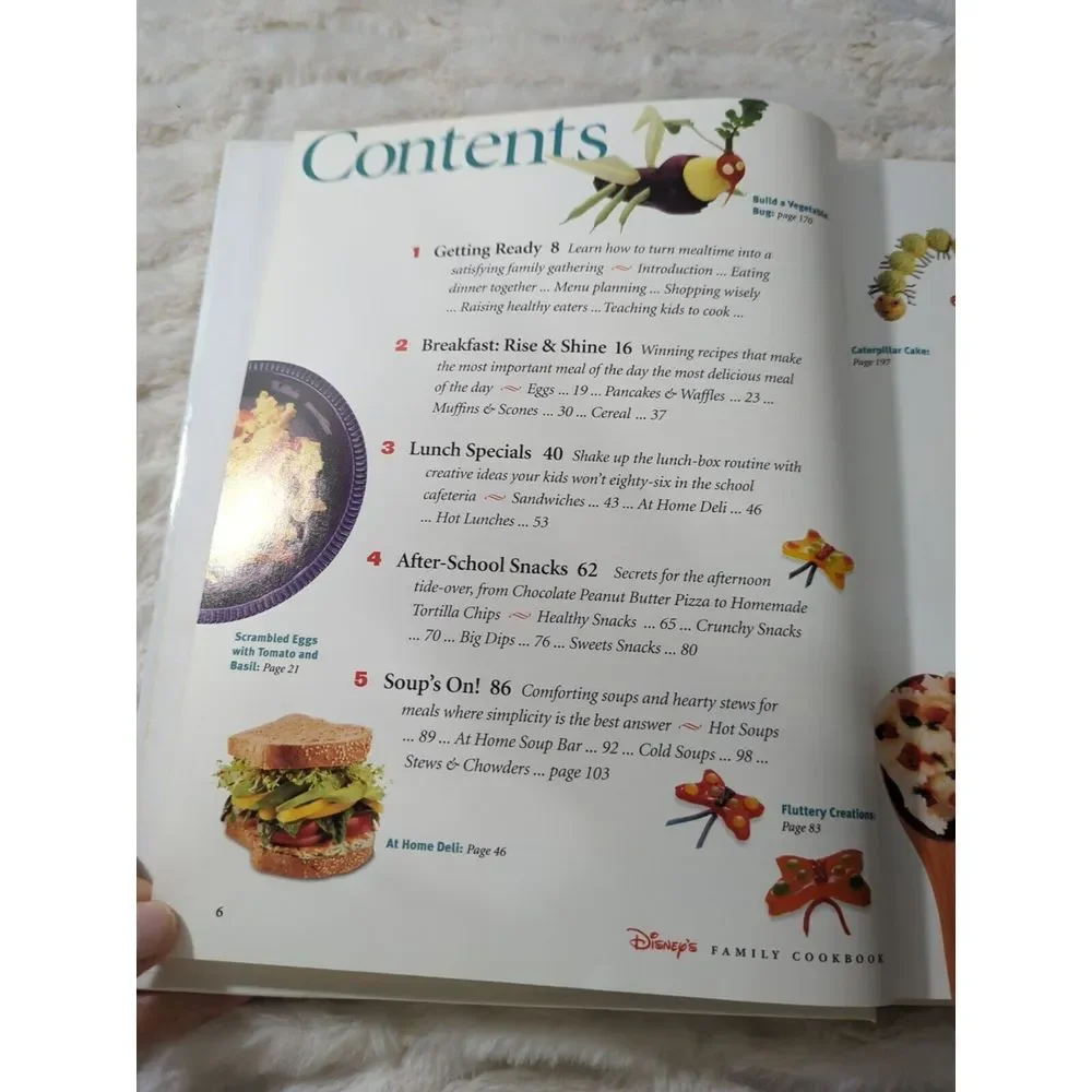 Disney's Family Cookbook: Irresistible Recipes for You and Your Kids/Deanna Cook